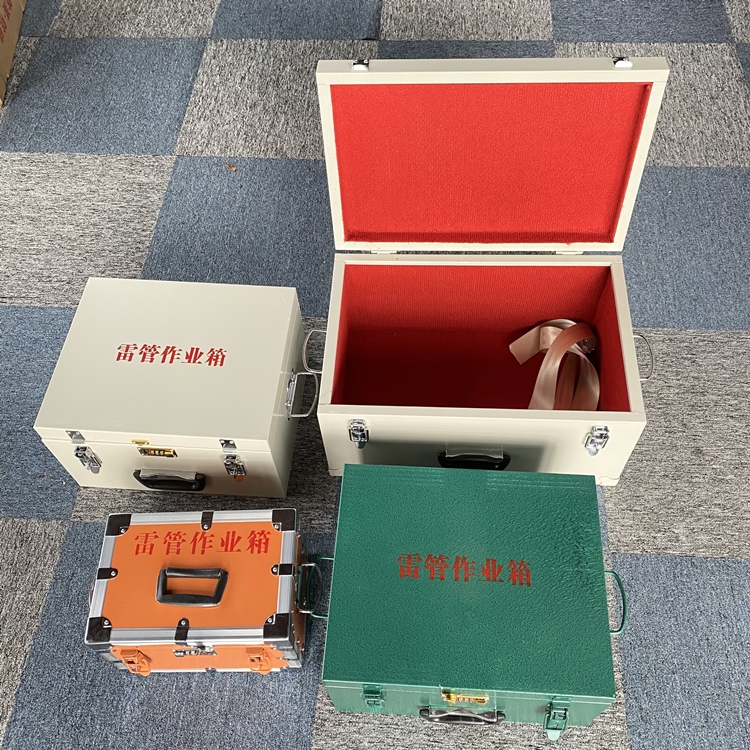 青龙爆破工程作业箱如何选择？玻璃钢与传统材质的全面对比